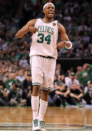 官方：本轮港超联赛延期进行，中国香港各代表队将臂缠黑纱出战（官方通报：港超本轮推迟，中国香港各代表队将佩戴黑纱参赛）