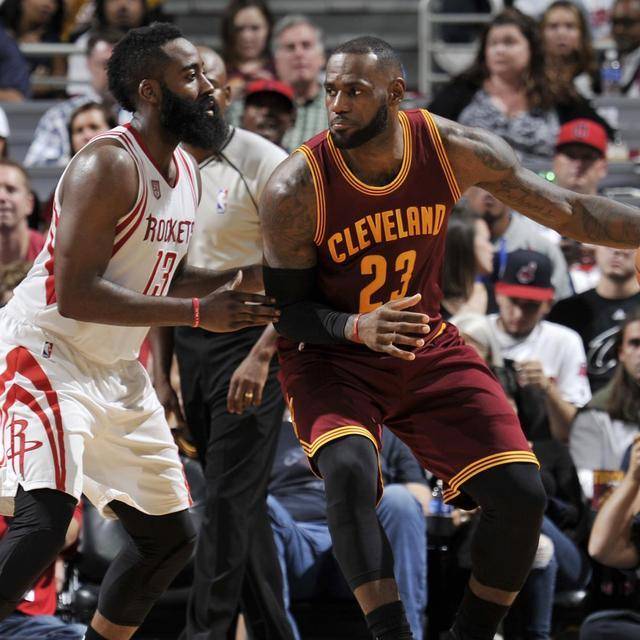 今年NBA杯决赛吸引307万观众，相较于23年下降33%（NBA杯今年决赛仅吸引307万观众，较2023年减少33%）