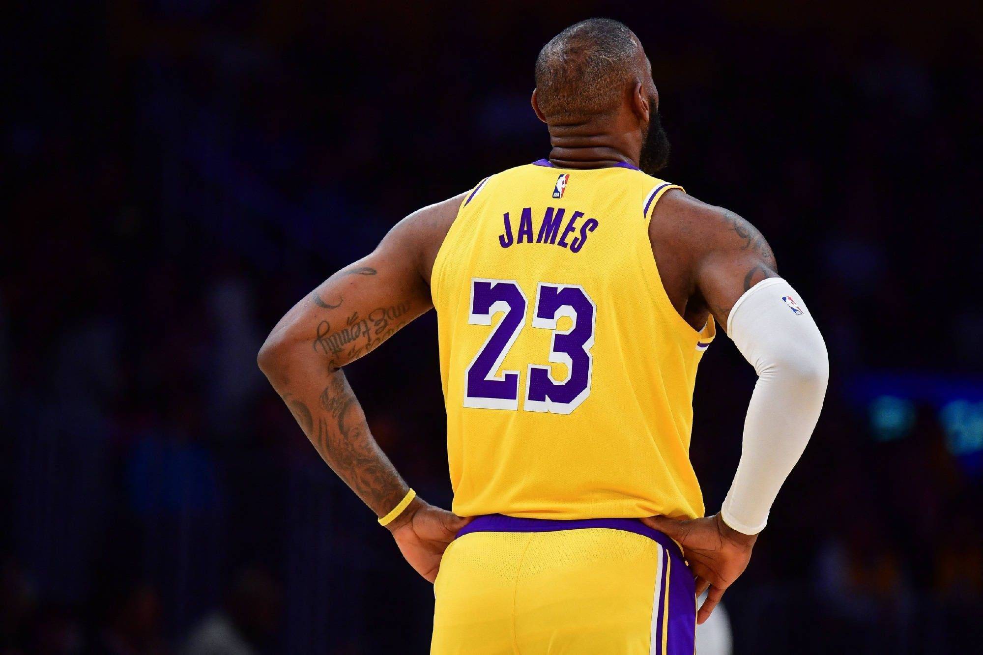 TA：菱形中场巩固了红军防守，伊萨克&埃基蒂克组合仍需磨合（战术解析：菱形中场稳住红军防线，伊萨克与埃基蒂克的组合仍待磨合）