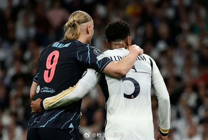 C罗：曼联的复兴必须要指望一群聪明人，就像多年前一样（C罗：曼联想重回巅峰，必须倚仗一群聪明人，如同当年）