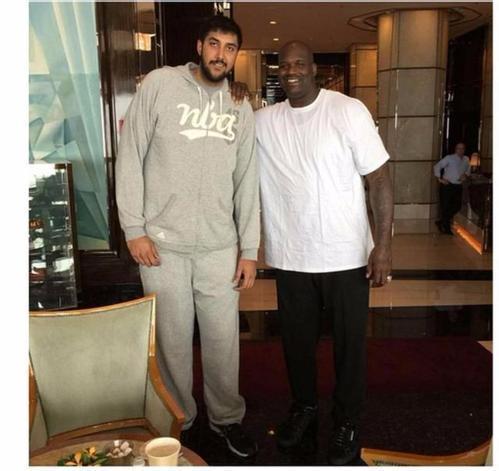 世俱杯夺冠赔率：曼城全胜登顶 大巴黎皇马紧追（世俱杯冠军赔率：曼城全胜领跑，巴黎圣日耳曼与皇马紧随其后）