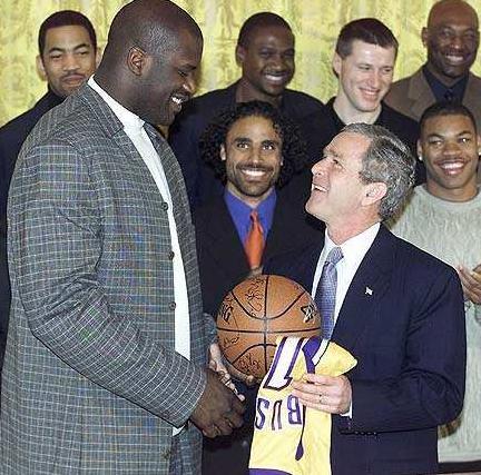 足球世界杯两队提前晋级，最后一轮无悬念（足球世界杯两队已提前出线，末轮无悬念）