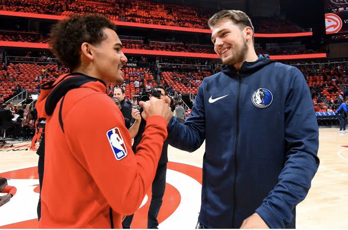 中足联颁奖：辽宁铁人外援姆本扎当选中甲赛季最佳球员（中足联年度颁奖：辽宁铁人外援姆本扎荣膺中甲赛季最佳球员）