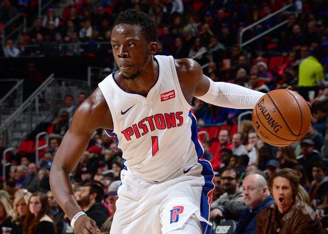 阿贾克斯临时主帅：本菲卡第一球是越位的，这不应该发生（阿贾克斯临时主帅：本菲卡首球越位，不该发生）