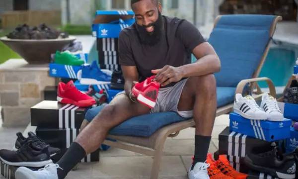 仲豆豆扎根西部足球热土（仲豆豆深耕西部足球沃土）