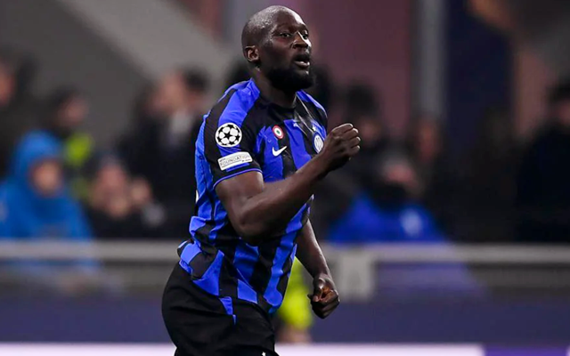 如何提升足球场上的无球跑动？（如何增强足球场上的无球跑动能力？）