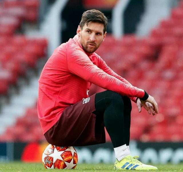 冲击力十足！弗拉格单打巴特勒 挤压防守抛投打中（炸裂冲击！弗拉格单挑巴特勒 顶防抛投命中）