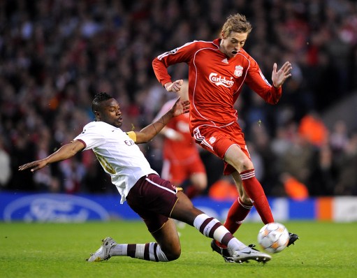 西甲第18轮西班牙人vs巴萨的德比战已被列为高风险赛事（西甲第18轮西班牙人对阵巴萨的德比战被评为高风险赛事）