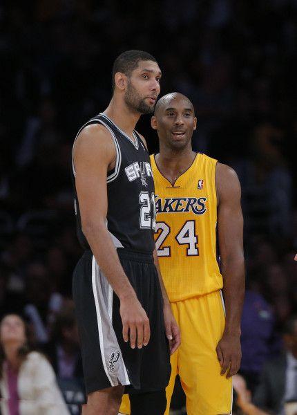 成都蓉城客场挑战神户胜利船，力争在亚冠赛场扭转颓势，力争晋级淘汰赛。（成都蓉城客战神户胜利船，力拼亚冠止颓冲击淘汰赛）