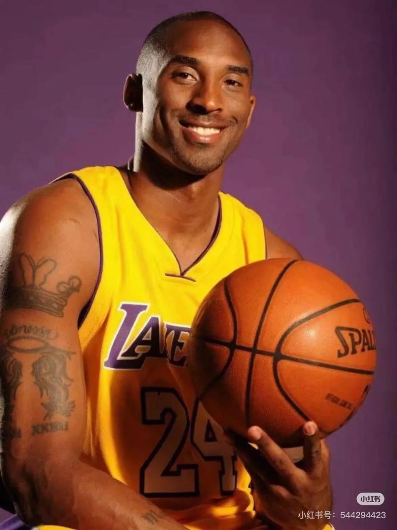 足球巴萨高层称将坚定走年轻化路线（巴萨管理层称将坚定推进年轻化战略）