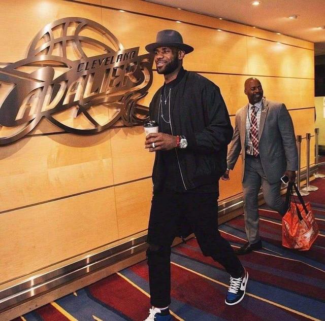 本赛季的威少还能拿到5次三双，足以说明威少的实力还有（本季威少拿下5次三双，实力依旧在线）