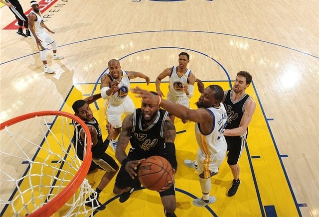 尤尔曼德：瓜帅是最伟大教练之一，为足球的发展做出巨大贡献（尤尔曼德：瓜迪奥拉跻身最伟大教练之列，对足球进步影响深远）