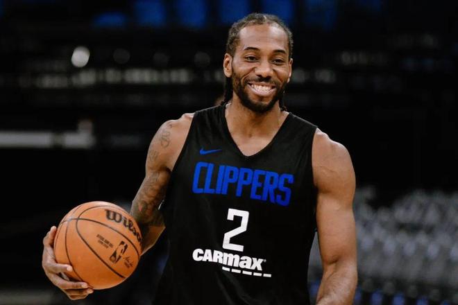 记者：罗马联系法比奥-席尔瓦团队，但若吉拉西离队他将留下（记者称罗马已接触法比奥-席尔瓦团队，若吉拉西离队他仍会留队）