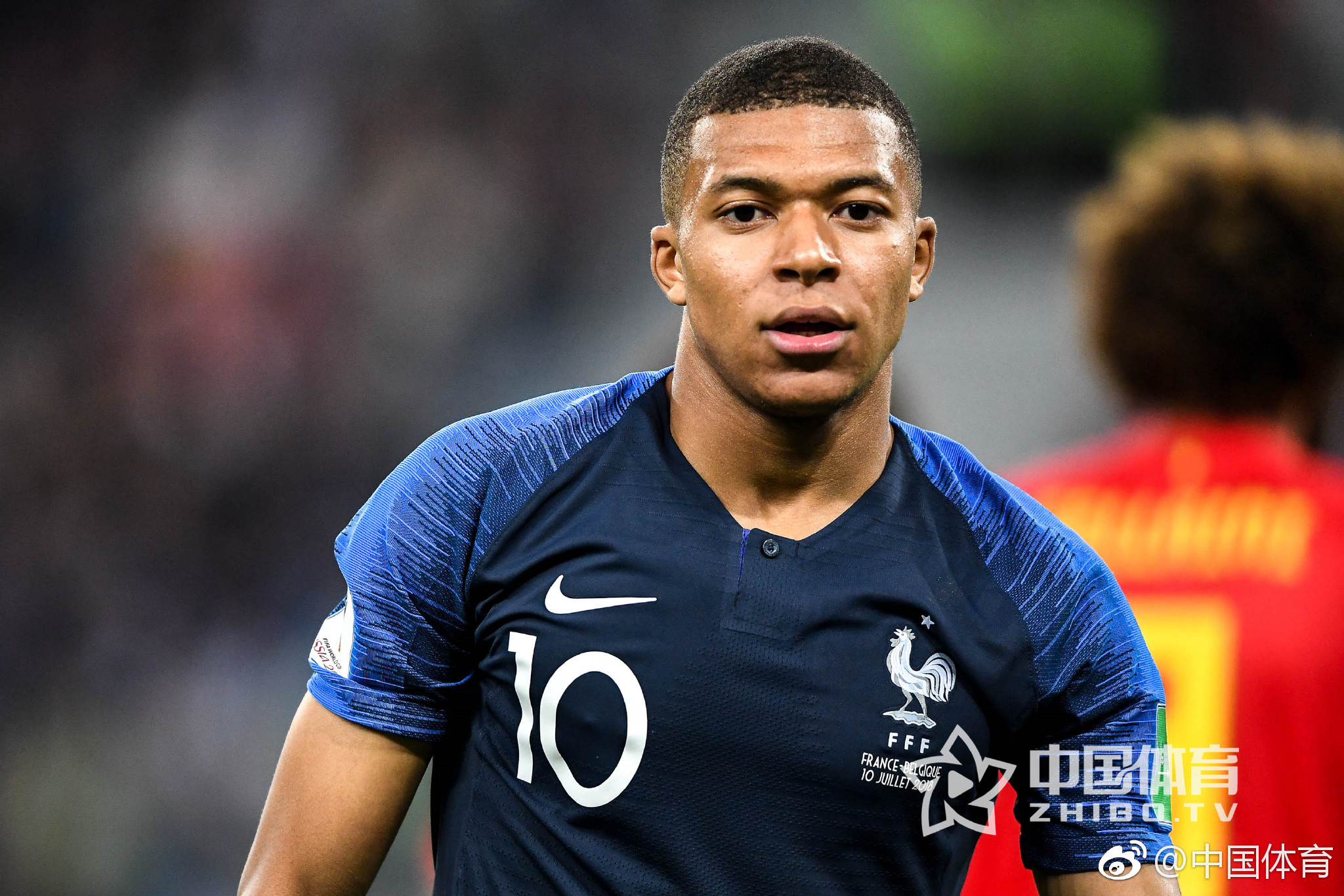 半场：莱比锡2-0法兰克福，哈德、鲍姆加特纳相互传射（半场战报：莱比锡2-0领先法兰克福，哈德与鲍姆加特纳互送传射）