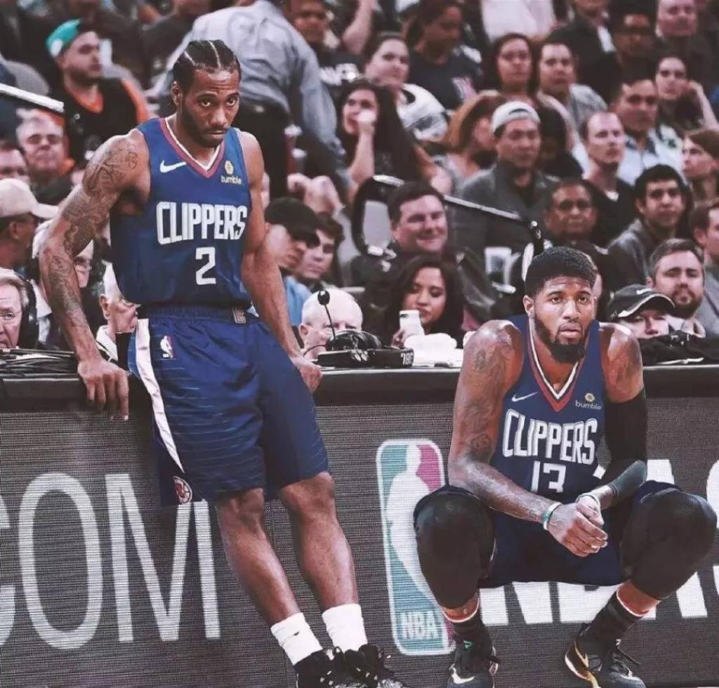 阿利松：我们仍支持主教练，相信他能帮我们扭转局势（阿利松：全队仍力挺主帅，坚信他能扭转颓势）