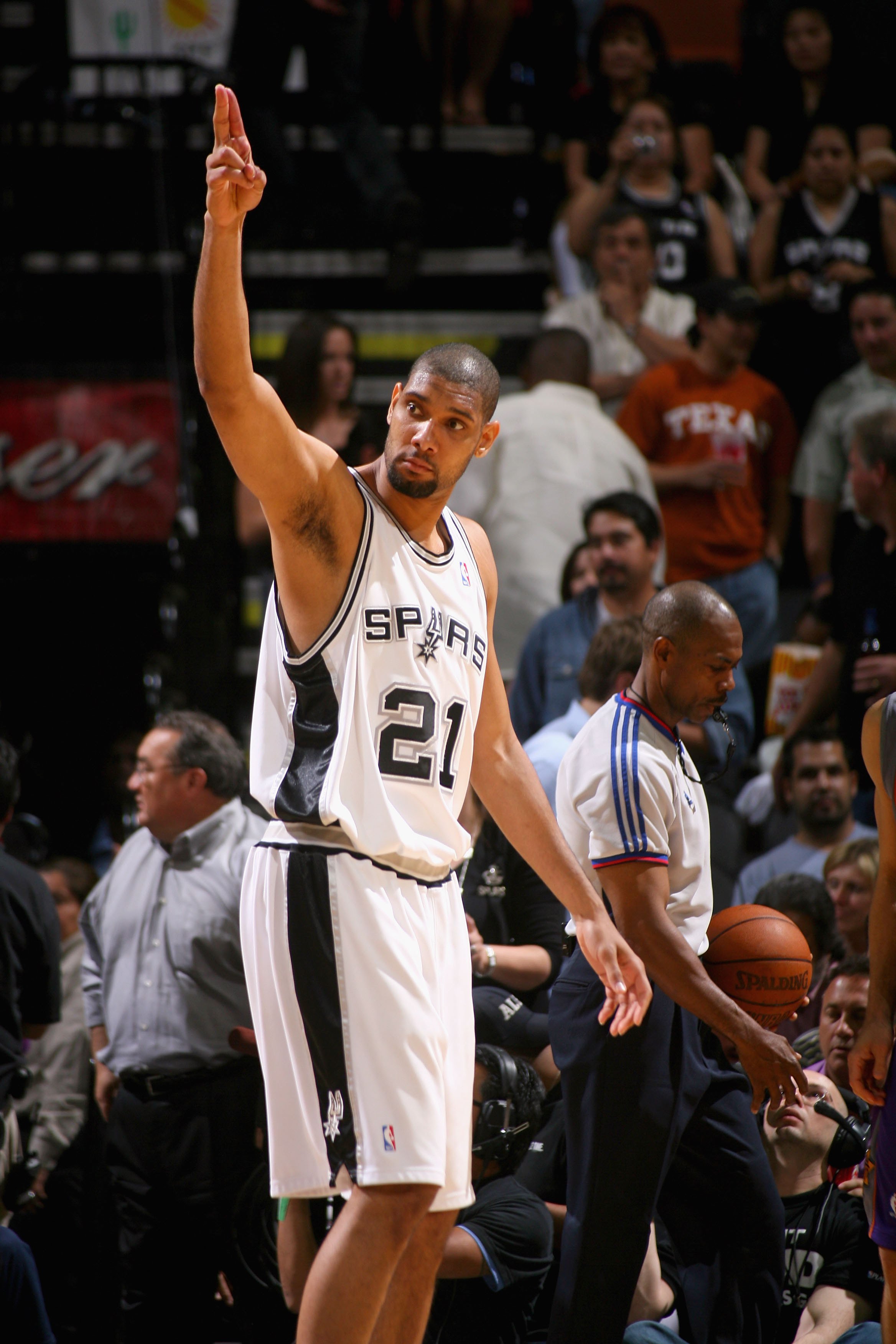 “别选詹姆斯！”加内特给全明星投票泼冷水：去年临阵退赛，今年别重蹈覆辙（加内特发声：全明星投票别选詹姆斯，去年临阵退赛今年勿再重演）