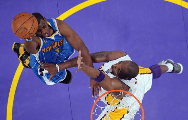 对飚！约翰逊首节4中4得到10分&奎因6中4拿到9分（火力对轰！约翰逊首节4投全中拿下10分，奎因6投4中斩获9分）