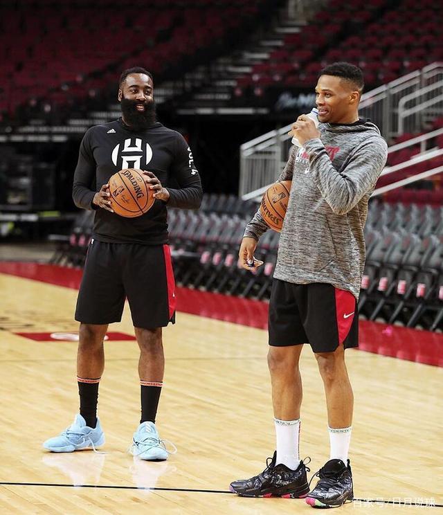 德转列本赛季30岁以上选手进球排行榜：凯恩领跑，...（德转发布本赛季30岁以上球员进球榜：凯恩暂居榜首）