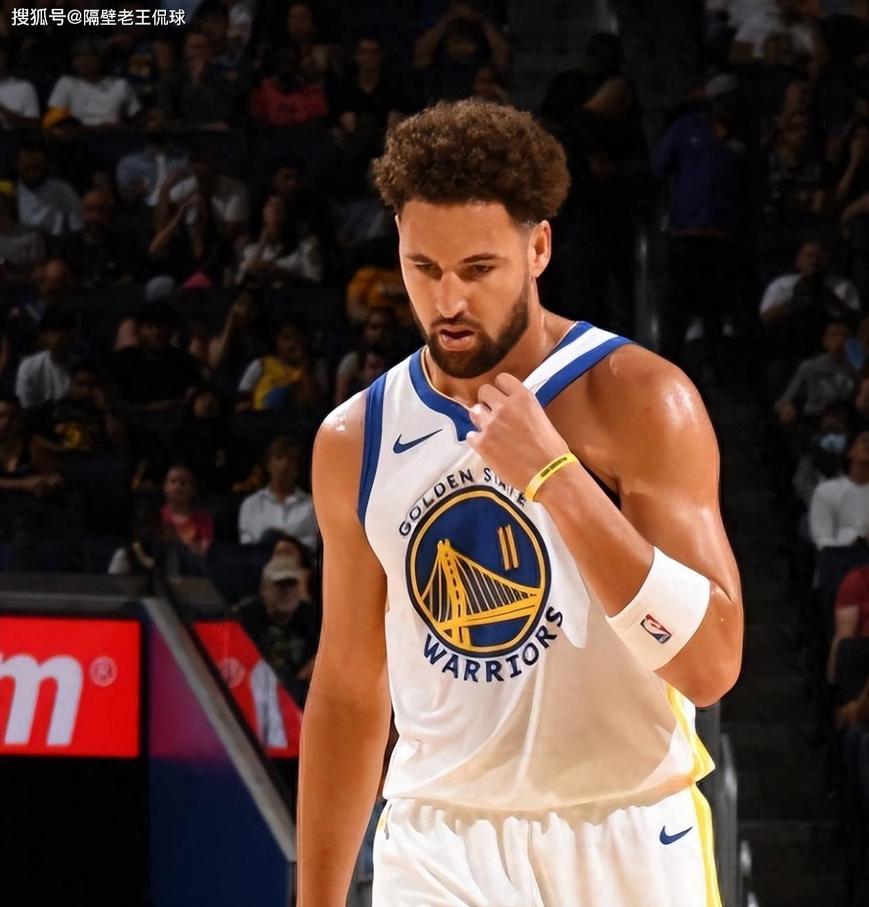 5万名民众齐聚现场，庆祝挪威队自98年以来首次晋级世界杯（5万球迷涌入现场，欢庆挪威队自1998年以来首度闯入世界杯决赛圈）